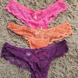 3 Pair of Thongs NWT